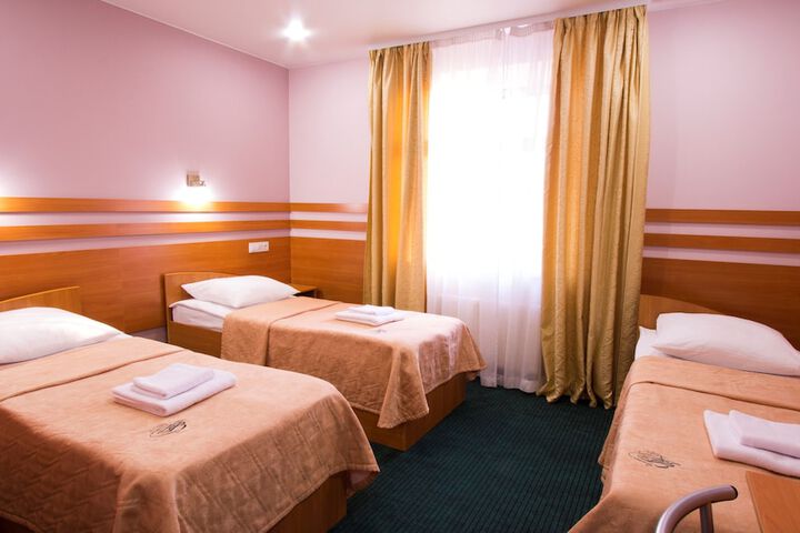 Room 12 of 164
