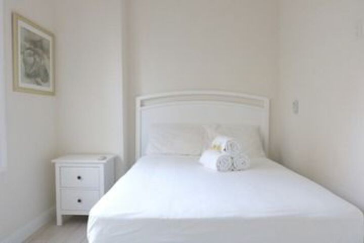 Room 6 of 21