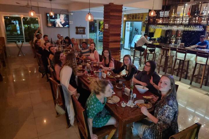 Dining 27 of 43