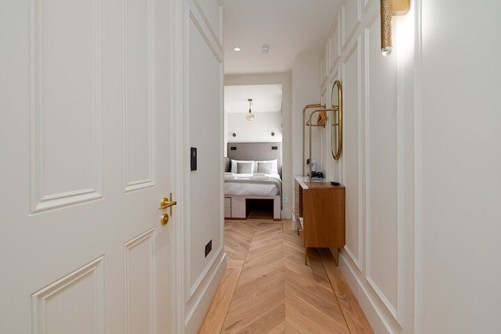 Room 73 of 280
