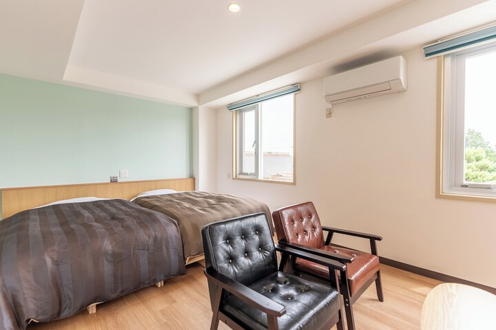 Room 4 of 29