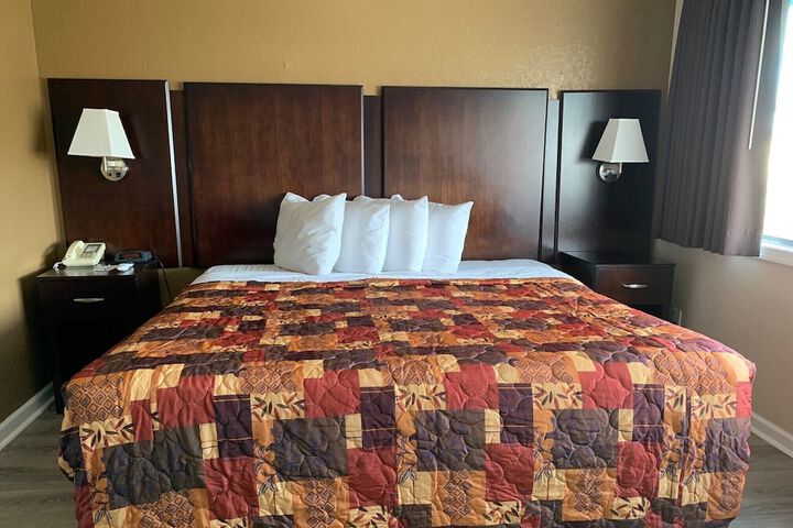 Room 16 of 34