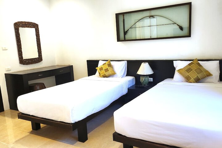 Room 6 of 51