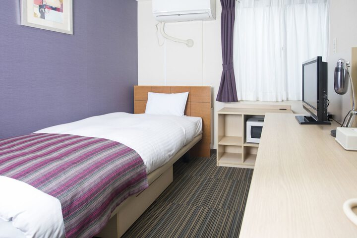 Room 6 of 25