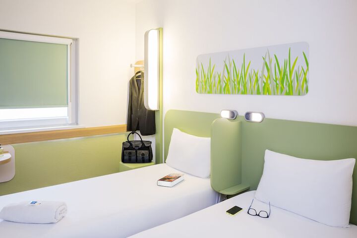 Room 3 of 45
