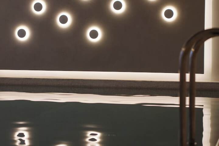 Pool 20 of 37