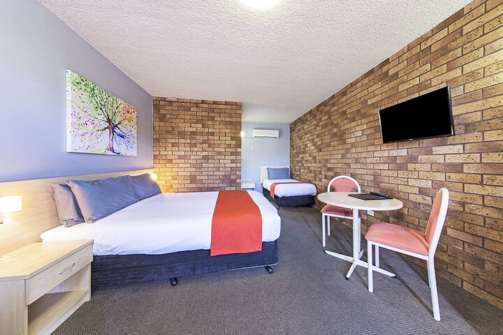 Room 12 of 42