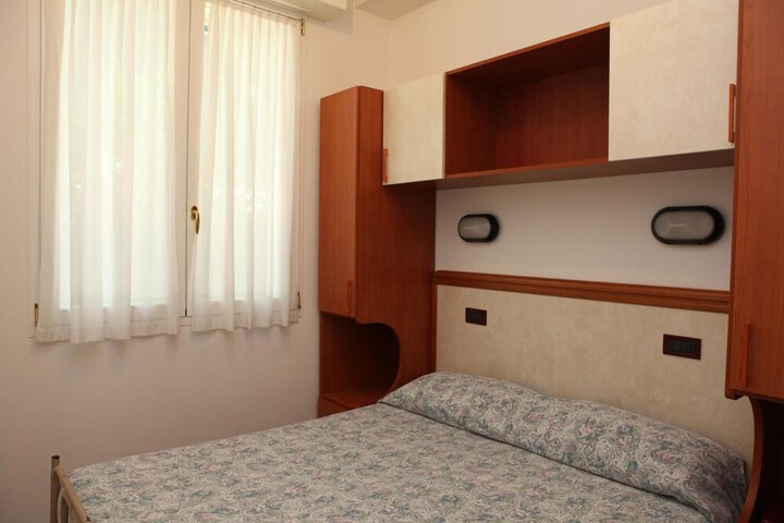Room 22 of 48