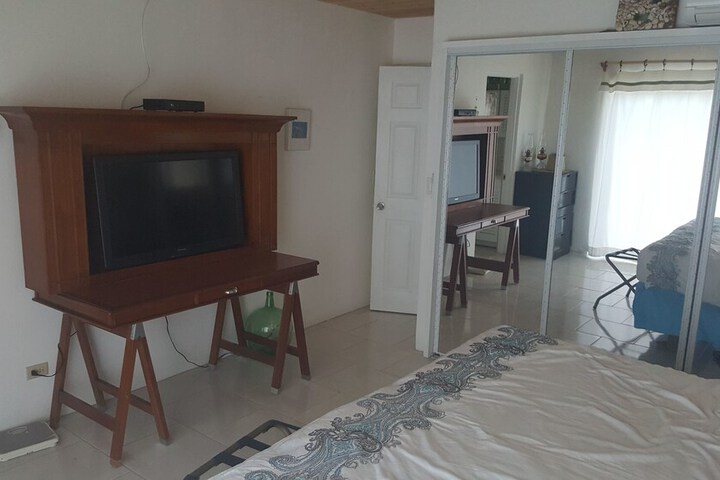 Room 2 of 27