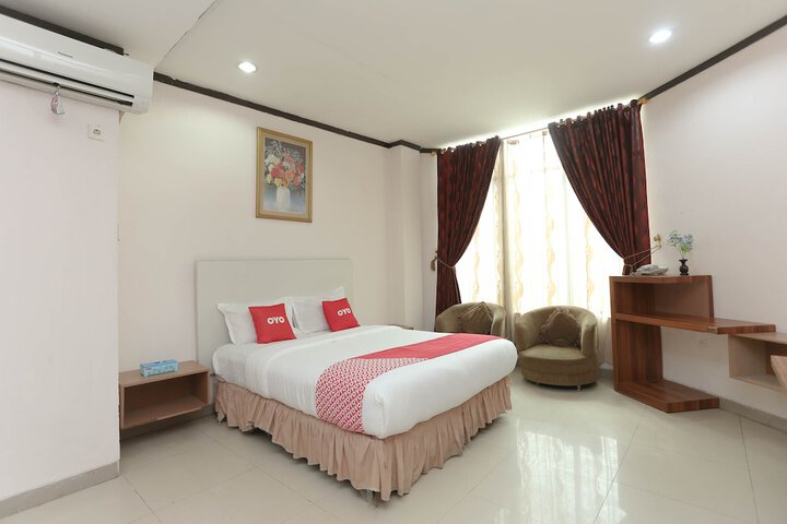 Exterior of OYO 2057 Hotel Kharisma