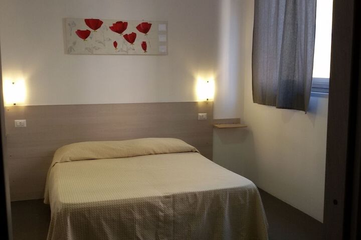 Room 10 of 36