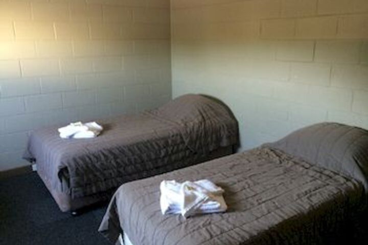 Room 6 of 14
