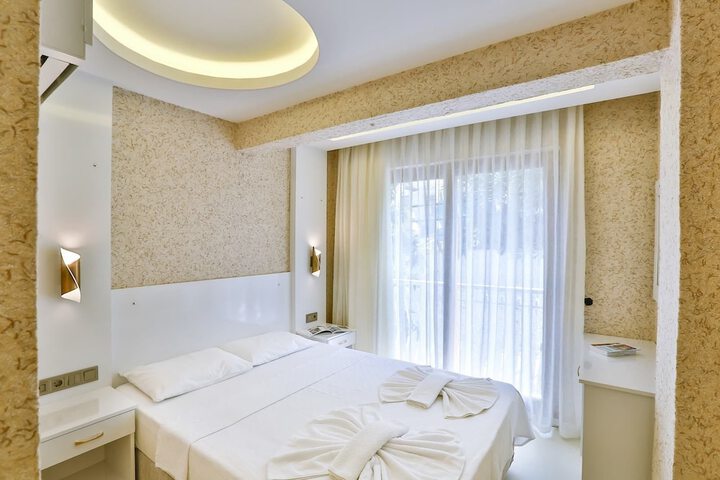Room 12 of 26