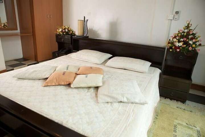 Room 9 of 43
