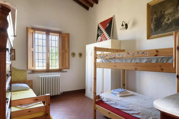 Room 3 of 12
