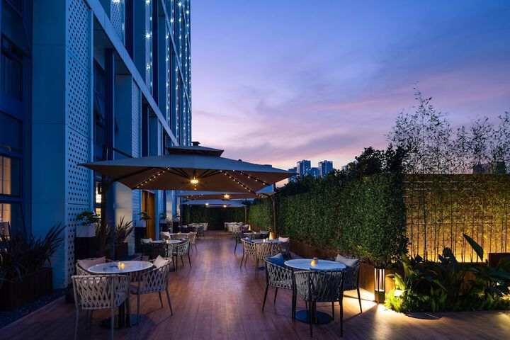 Hotel Exterior 78 of 92