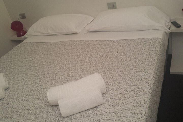 Room 8 of 26