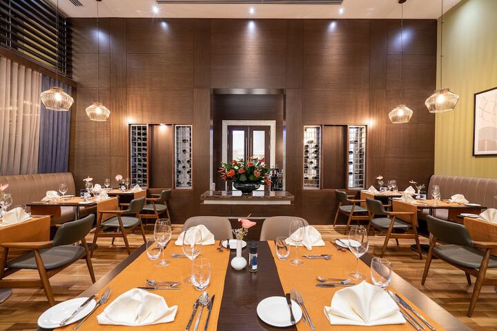 Dining 135 of 242
