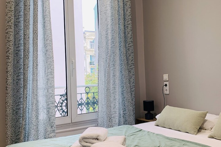 Room 4 of 20