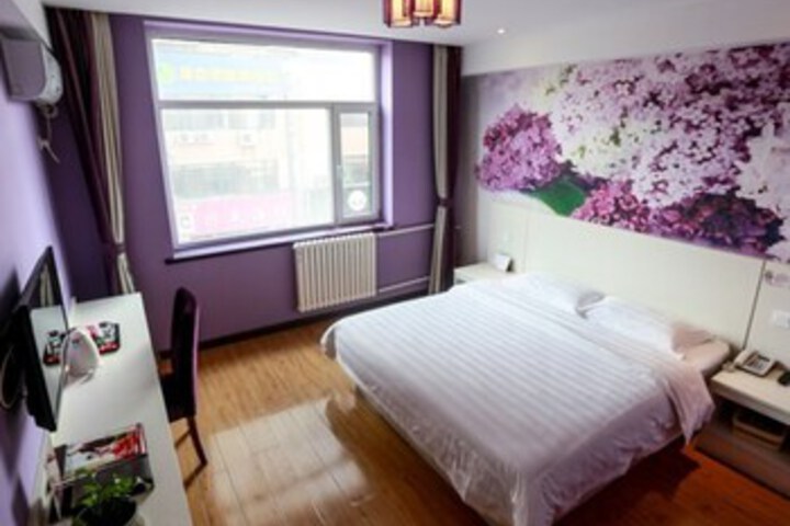 Room 8 of 19