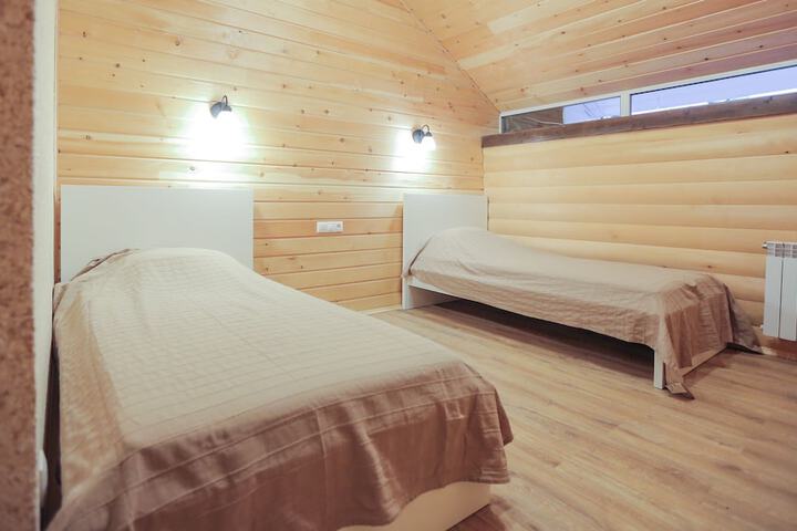 Room 7 of 65