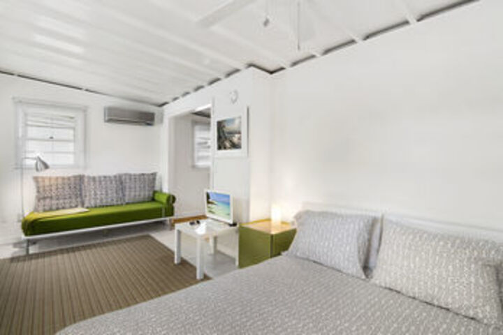 Room 11 of 25