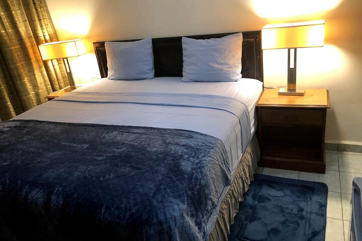 Room 4 of 35