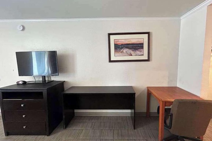 Room 19 of 39