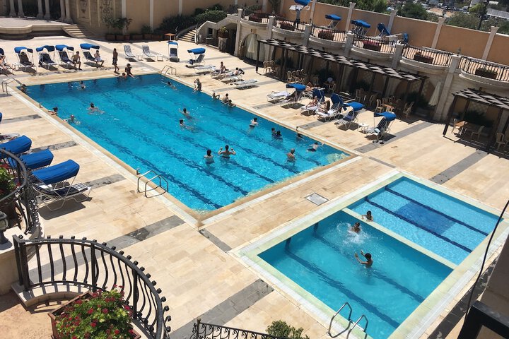 Pool 44 of 52