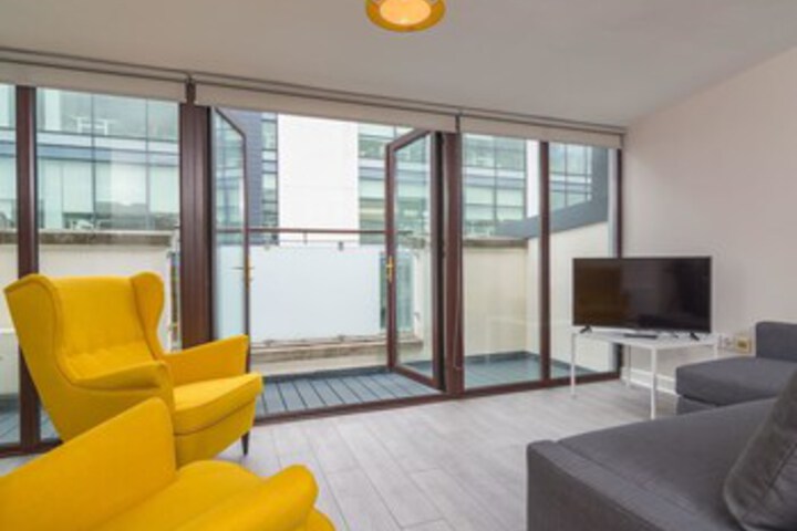 Lounge 46 of 65