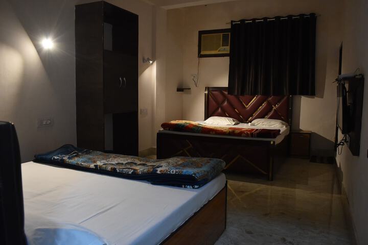 Exterior of Hotel Prakash Paradise