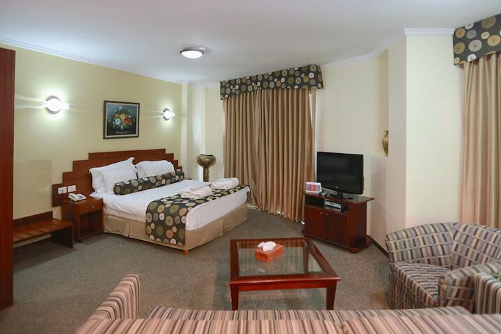 Room 27 of 86