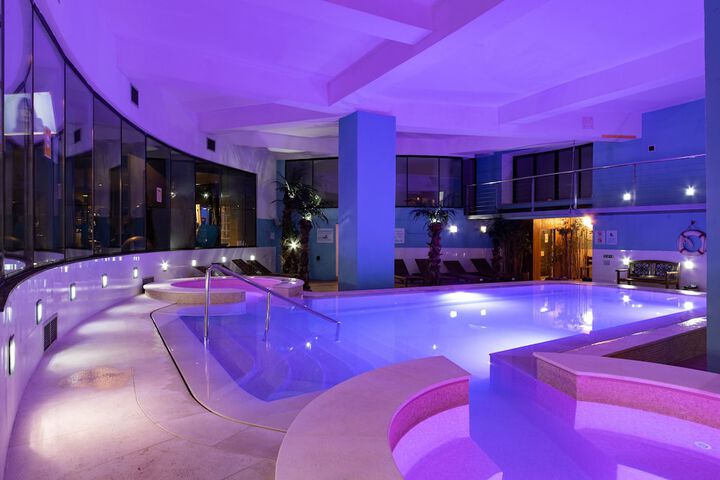 Pool 57 of 124