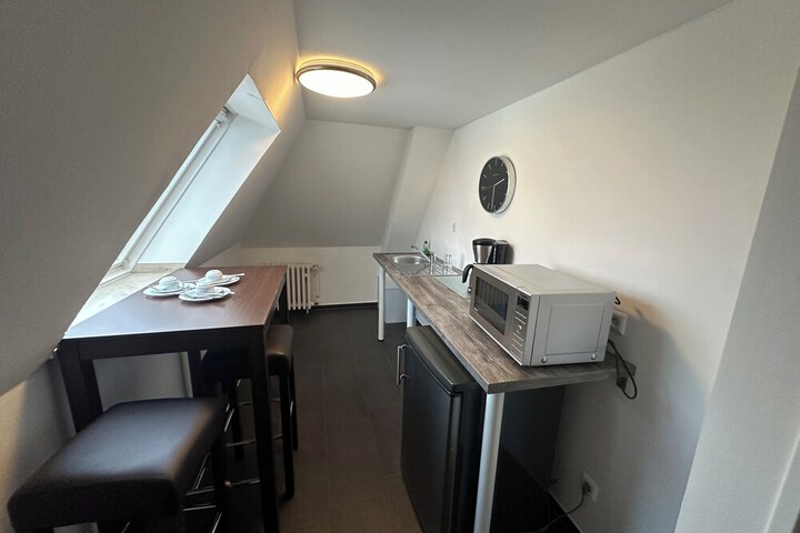 Room 10 of 20