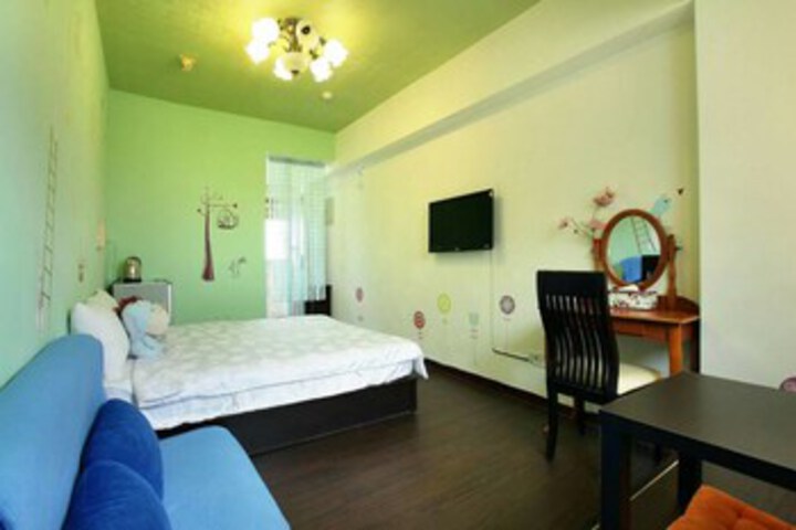 Room 5 of 38