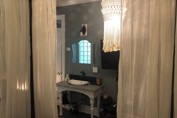 Room 44 of 81