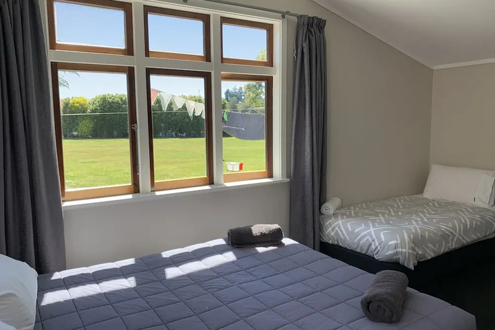 Room 3 of 10