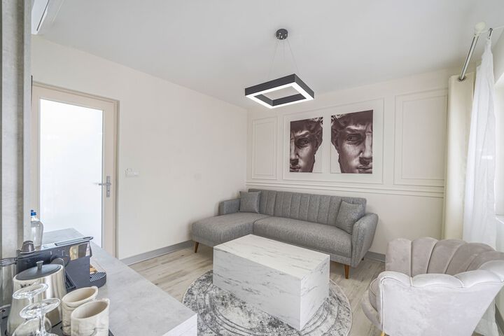 Room 44 of 150