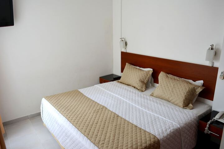 Room 84 of 122