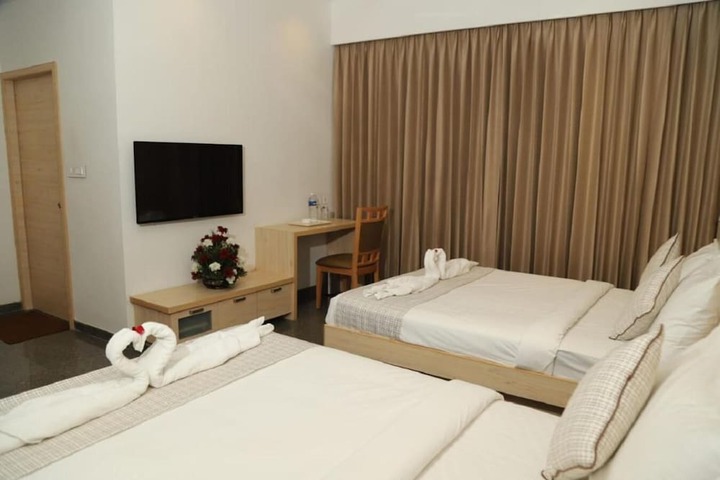 Room 9 of 35