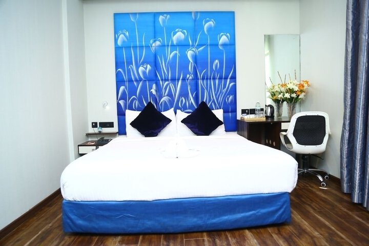 Room 5 of 28
