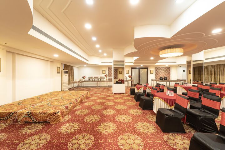 Ballroom/Hall 59 of 69
