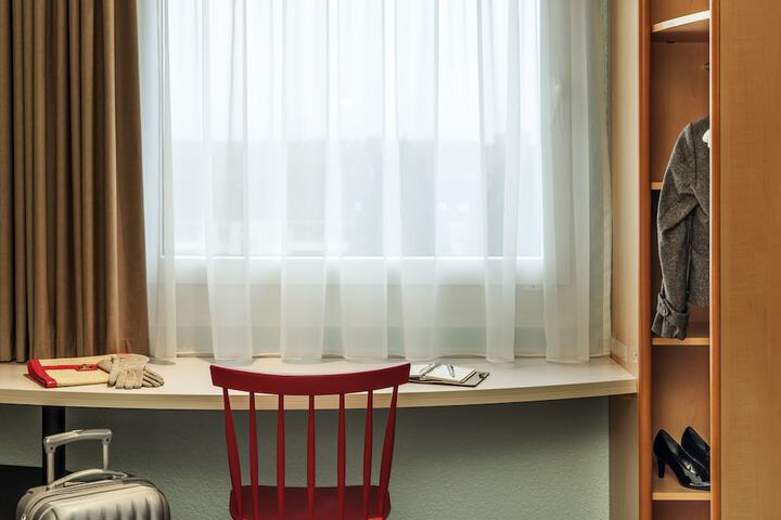 Room 11 of 40