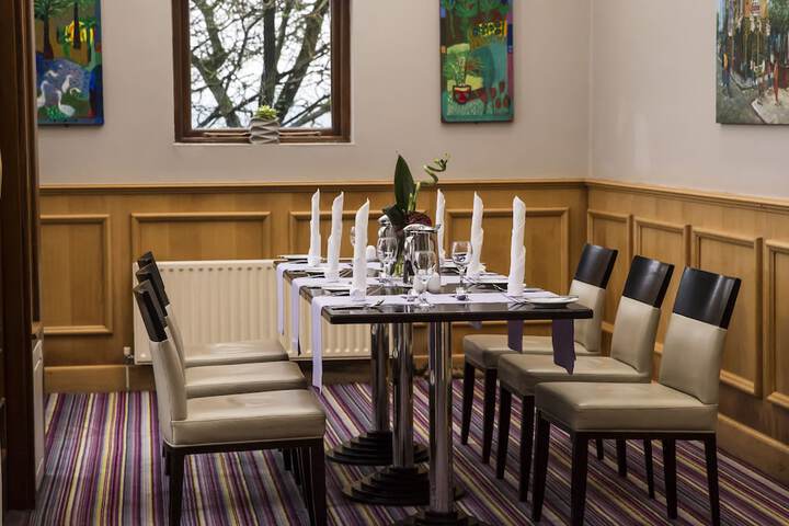 Dining 34 of 63