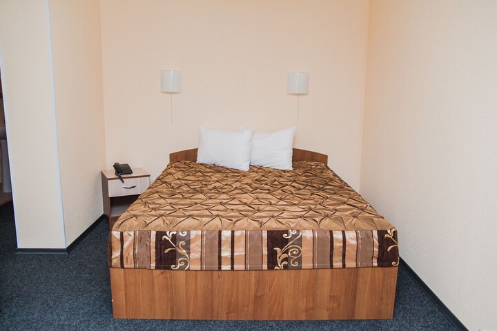 Room 4 of 28