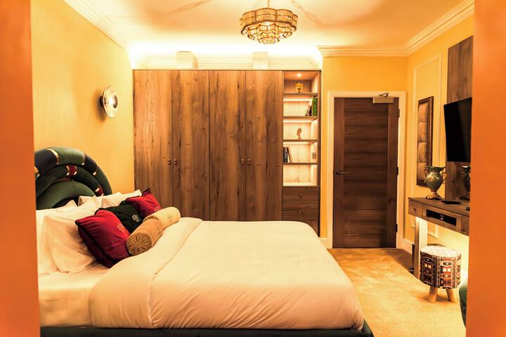 Room 16 of 119