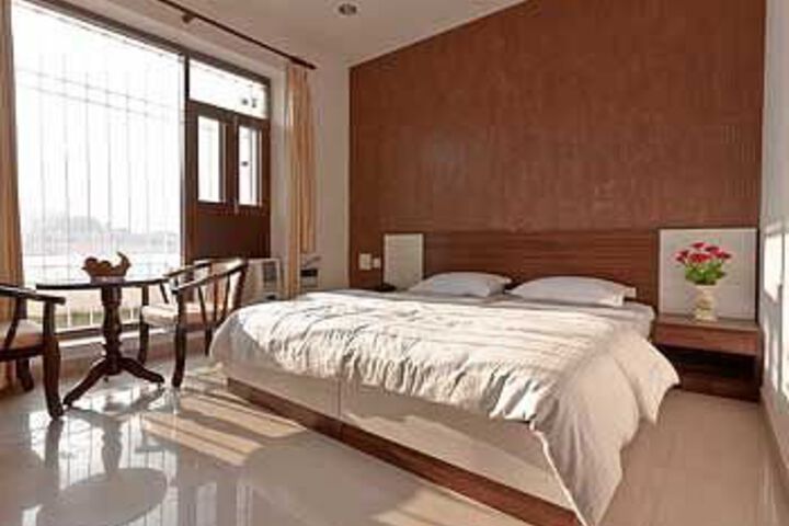 Room 3 of 5