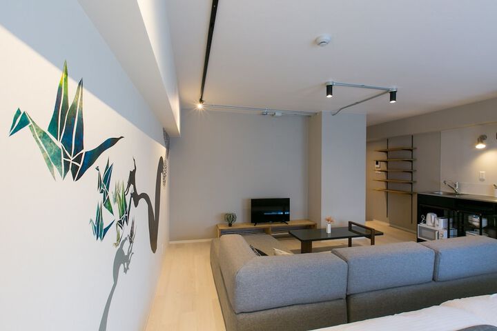 Room 7 of 105