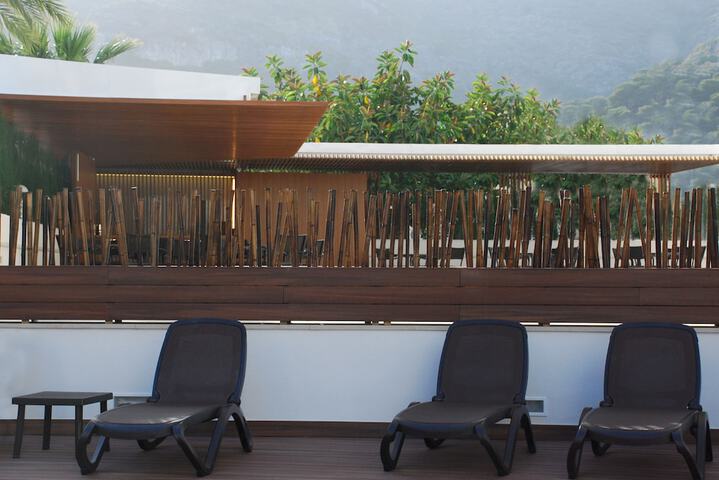 Sundeck 60 of 61