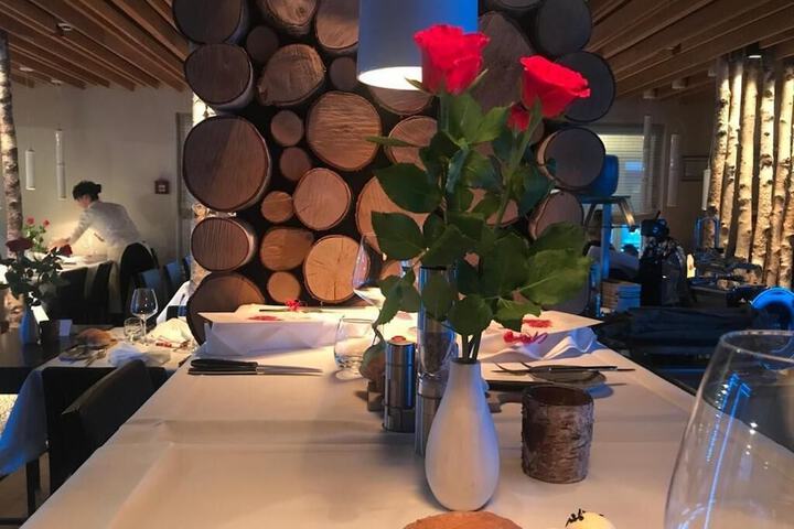 Dining 54 of 61